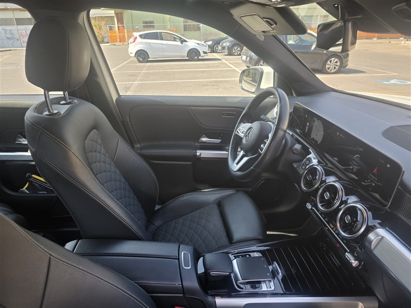 MERCEDES-BENZ GLB 200 D DCT 9